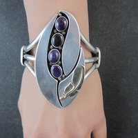 Navajo Sugilite Feather Cuff Bracelet Wilbert Cora Vandever 6.25" Sterling Silver & 14K Yellow Gold