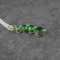 90s Vintage 10K Chrome Diopside Journey Pendant Necklace