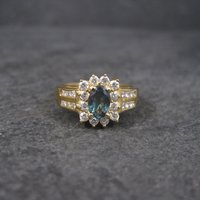 Vintage 10K .50 Carat Oval Diopside Ring Size 8