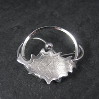 Vintage Reis Sterling Leaf Circle Brooch