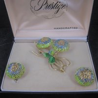 Vintage Prestige Enamel Brooch Clip On Earrings Jewelry Set in Box
