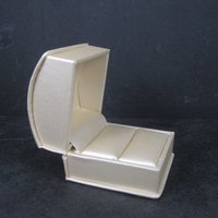 Iridescent Pearl Engagement Ring Box