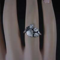 Vintage Sterling Black Hills Silver Leaf Ring Size 6