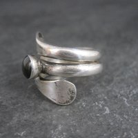 Vintage Sterling Black Wrap Ring Size 7