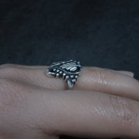 Ladies 90s Vintage Black Hills Silver Sterling Leaf Ring
