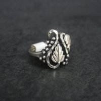 Ladies 90s Vintage Black Hills Silver Sterling Leaf Ring