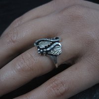 Ladies 90s Vintage Black Hills Silver Sterling Leaf Ring