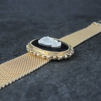 Vintage Glass Cameo Bracelet 7.5 Inches