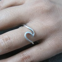 Dainty Sterling Wave Ring Size 6