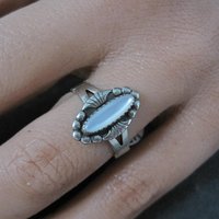Vintage Southwestern Sterling Mother of Pearl Ring
