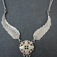 Vintage Black Hills Gold & Silver Feather Necklace Mt Rushmore