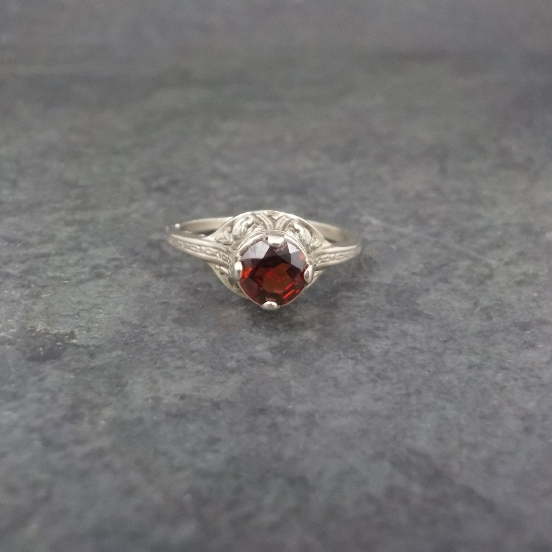 14K White Gold Art Deco High Set Garnet Filigree Ring Size 4.75