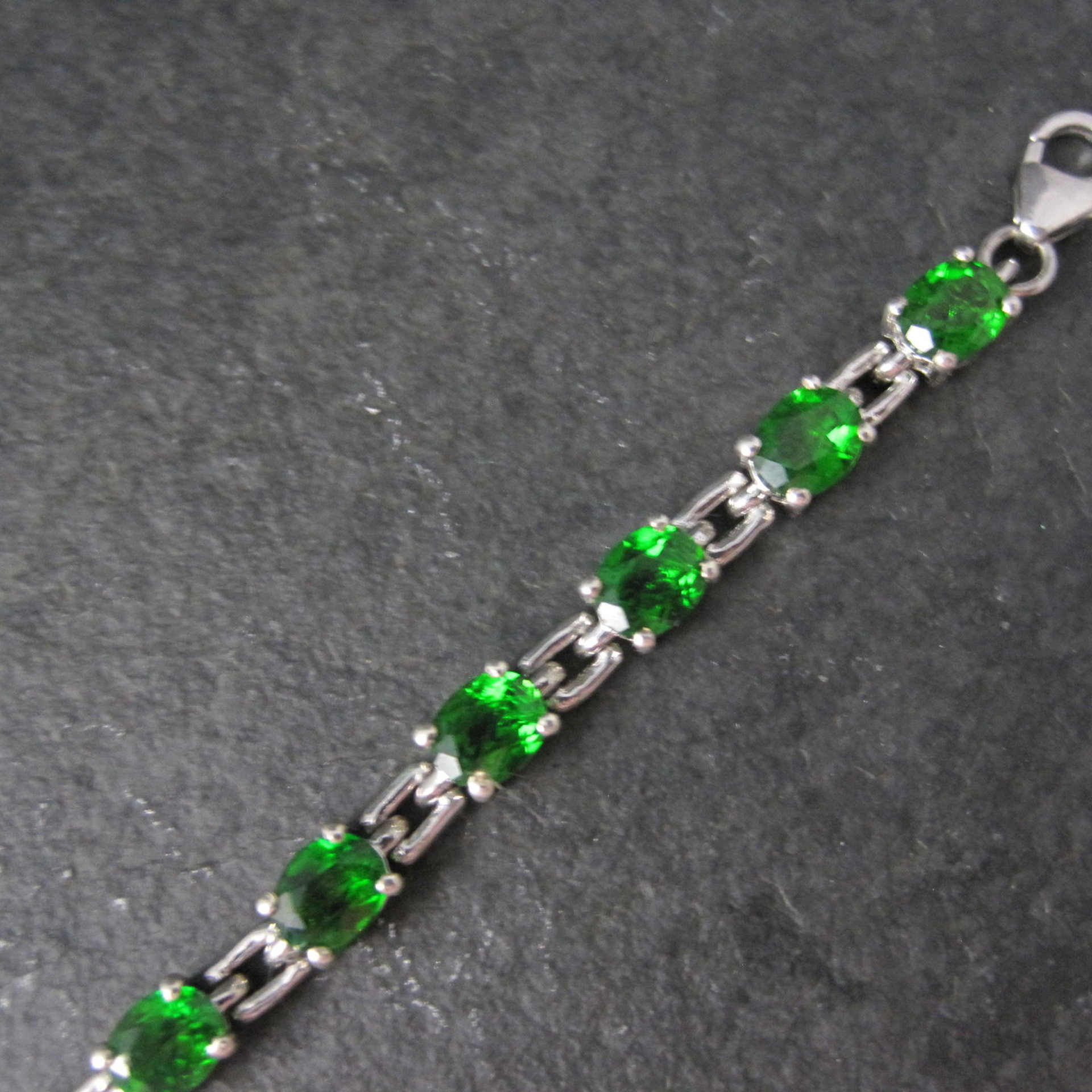 8.4 Carat Chrome Diopside Tennis Bracelet 7.75"