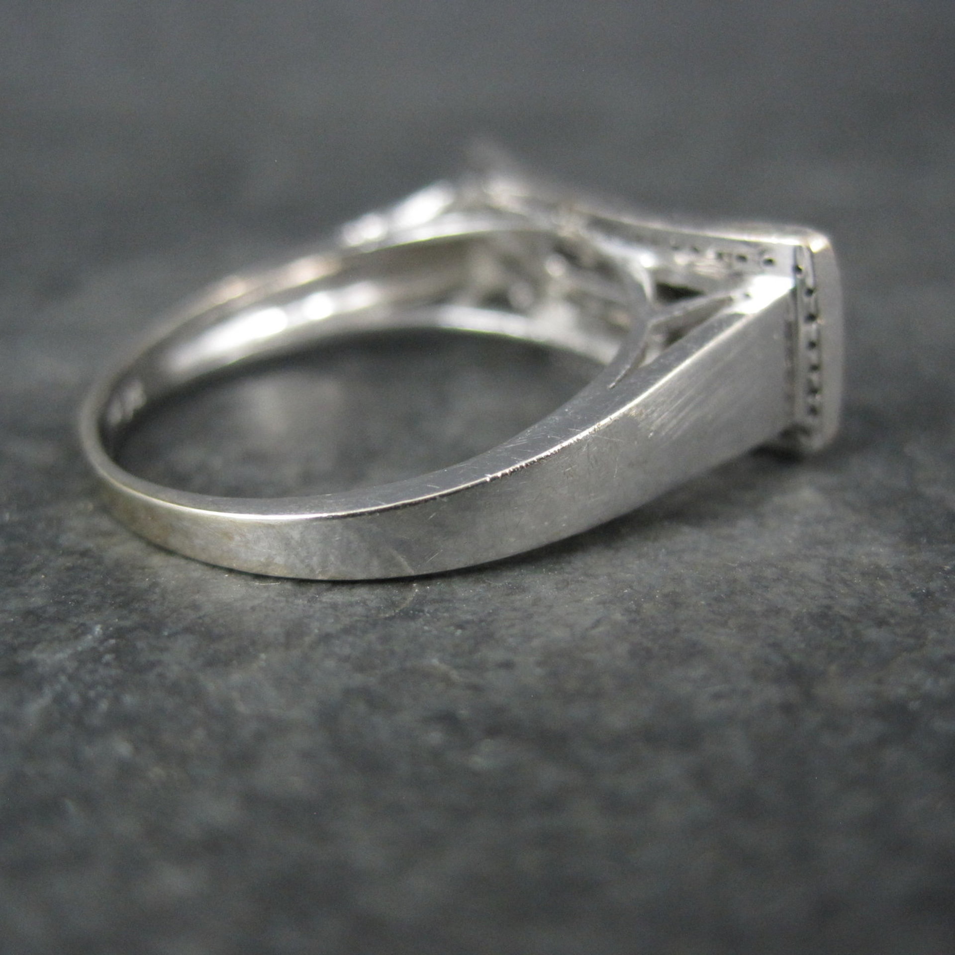Estate 10K Black and White Diamond Ring .64 Ctw Size 8.5