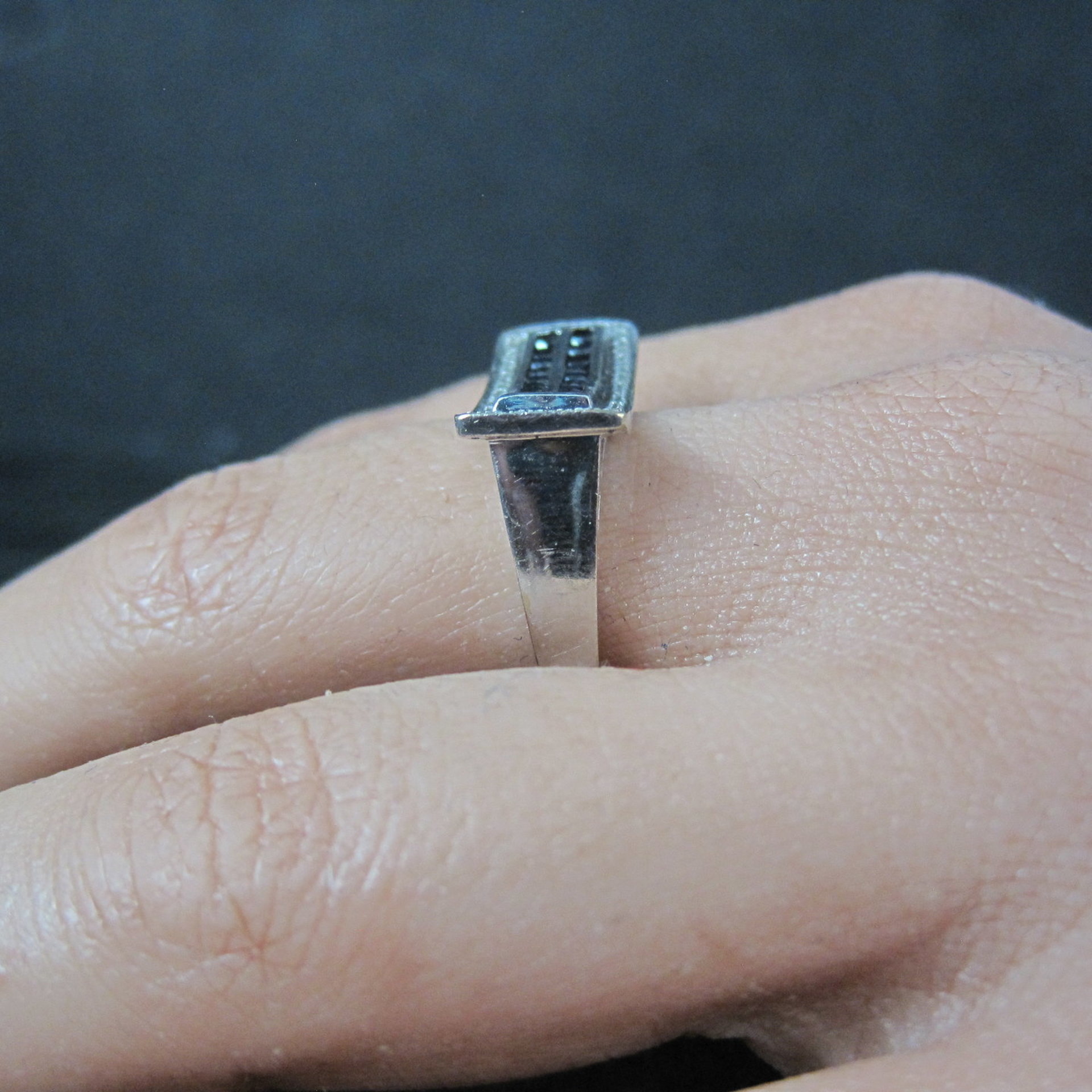 Estate 10K Black and White Diamond Ring .64 Ctw Size 8.5