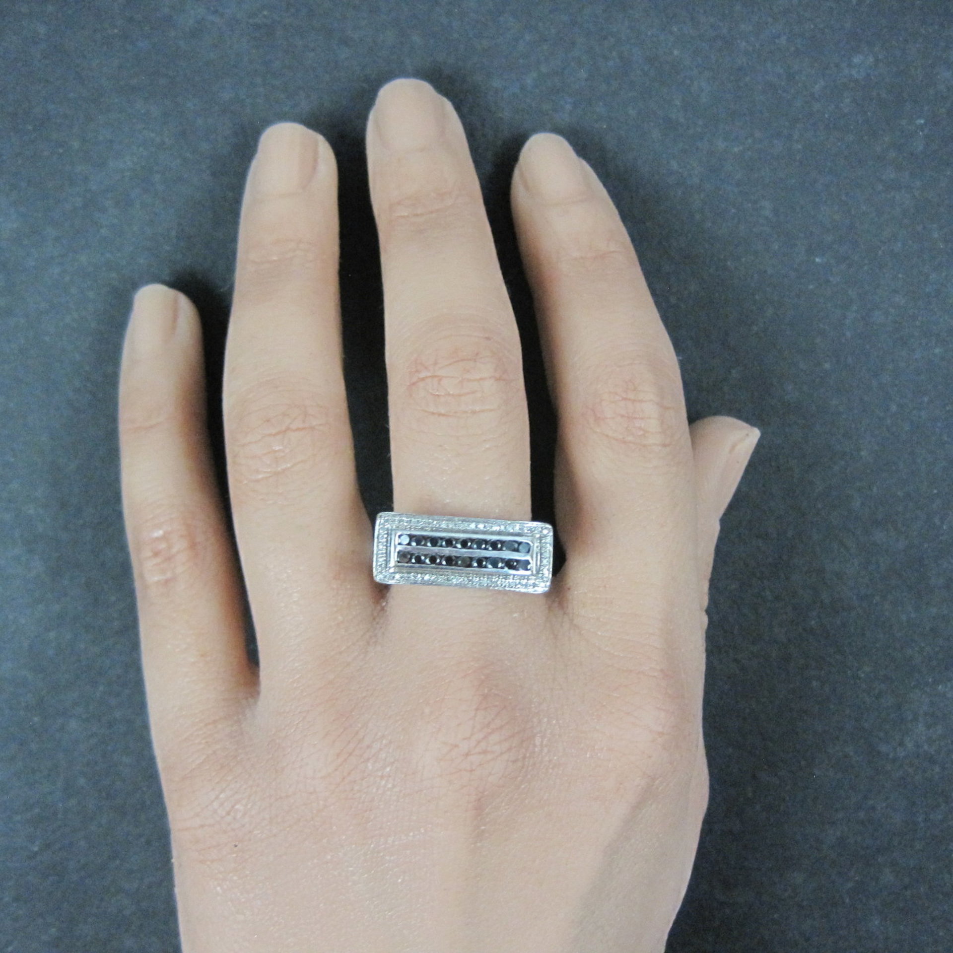 Estate 10K Black and White Diamond Ring .64 Ctw Size 8.5