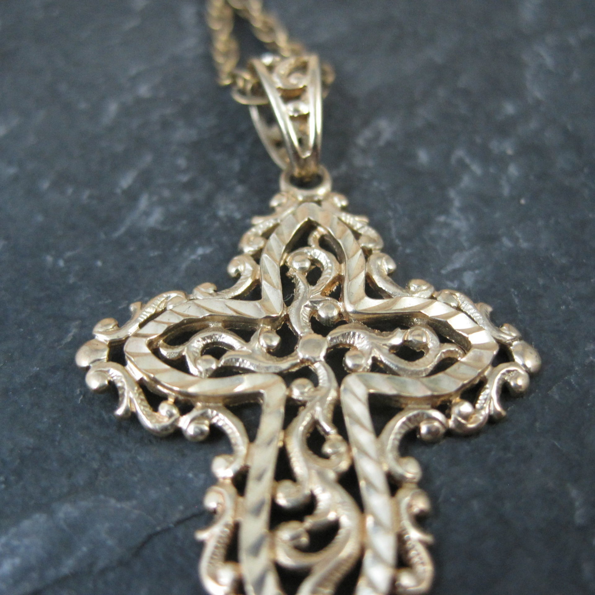 Vintage 10K Diamond Cut Filigree Cross Pendant
