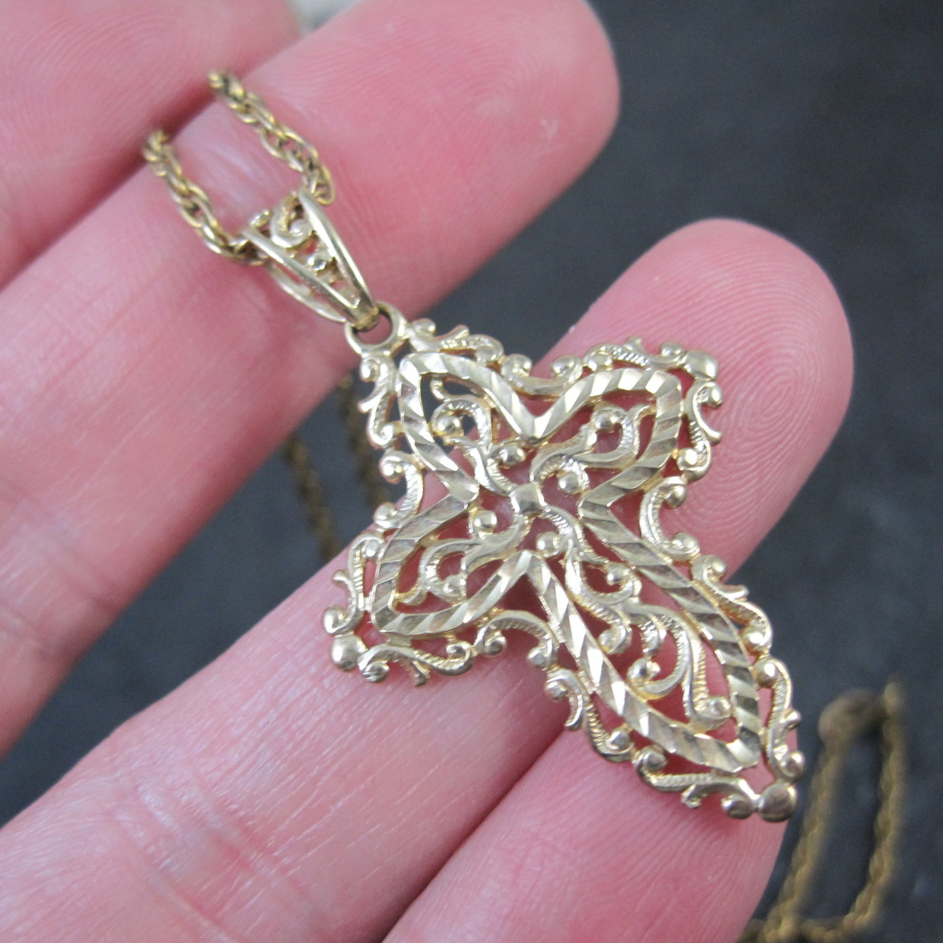 Vintage 10K Diamond Cut Filigree Cross Pendant