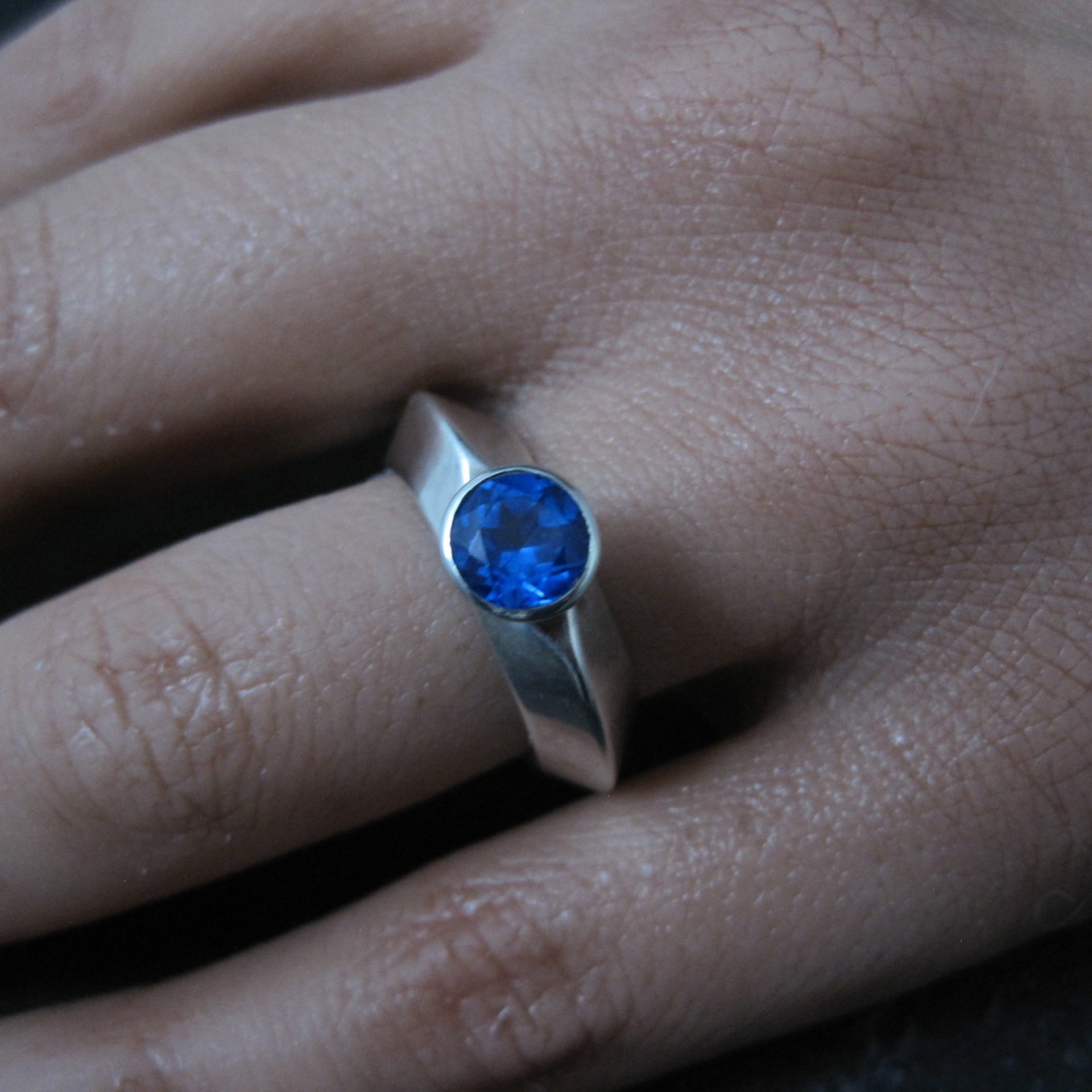 Vintage Carinated Sterling Silver Blue Spinel Ring Size 5.5