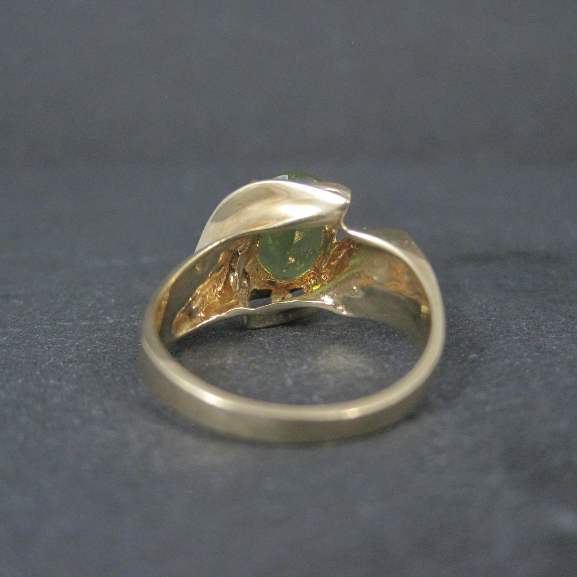 Vintage 10K Yellow Gold Peridot Ring Size 7