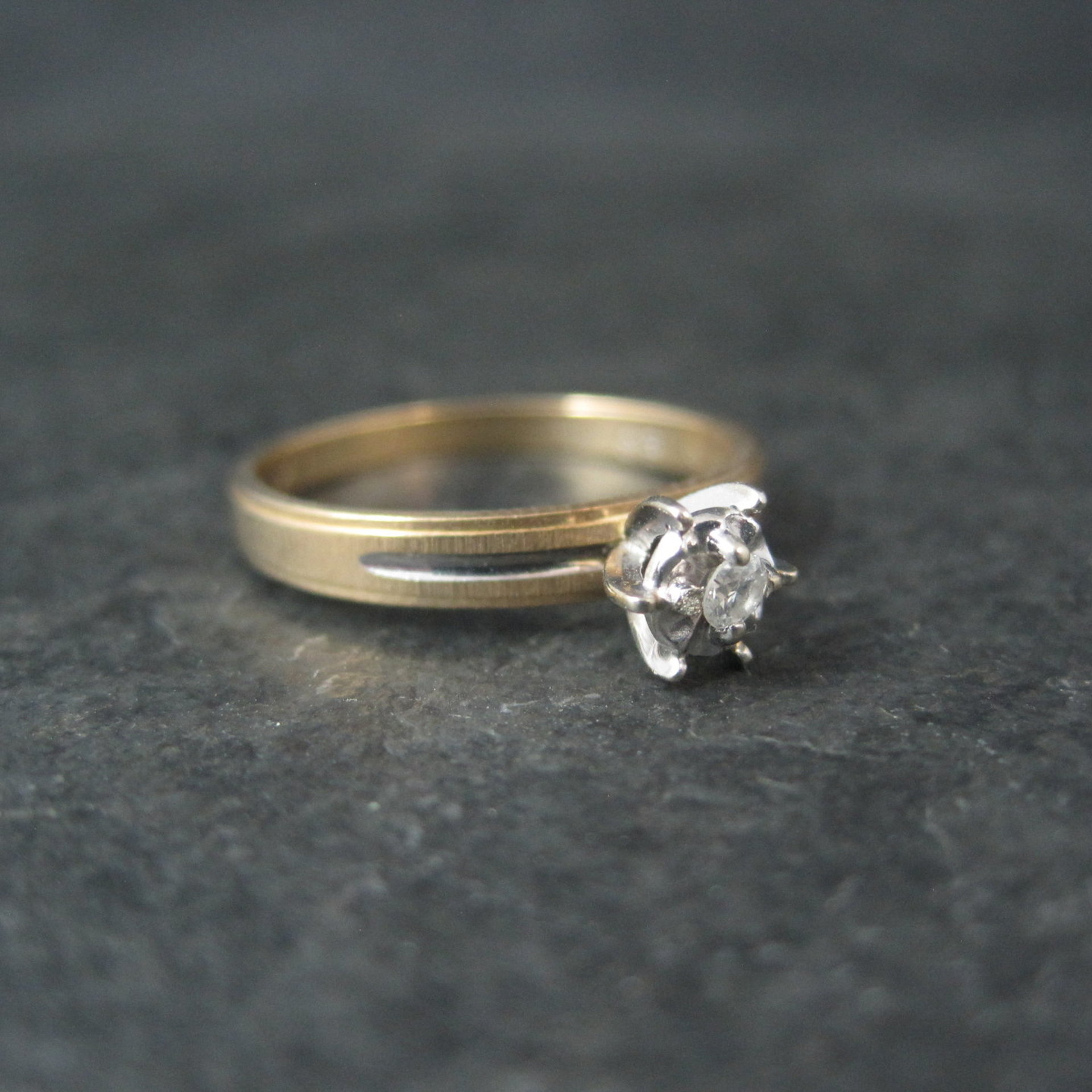 Simple Vintage 10K Diamond Illusion Solitaire Engagement Ring Size 6