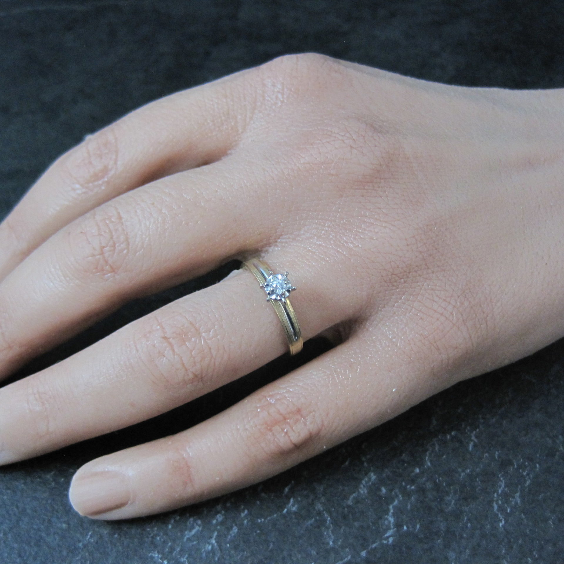 Simple Vintage 10K Diamond Illusion Solitaire Engagement Ring Size 6