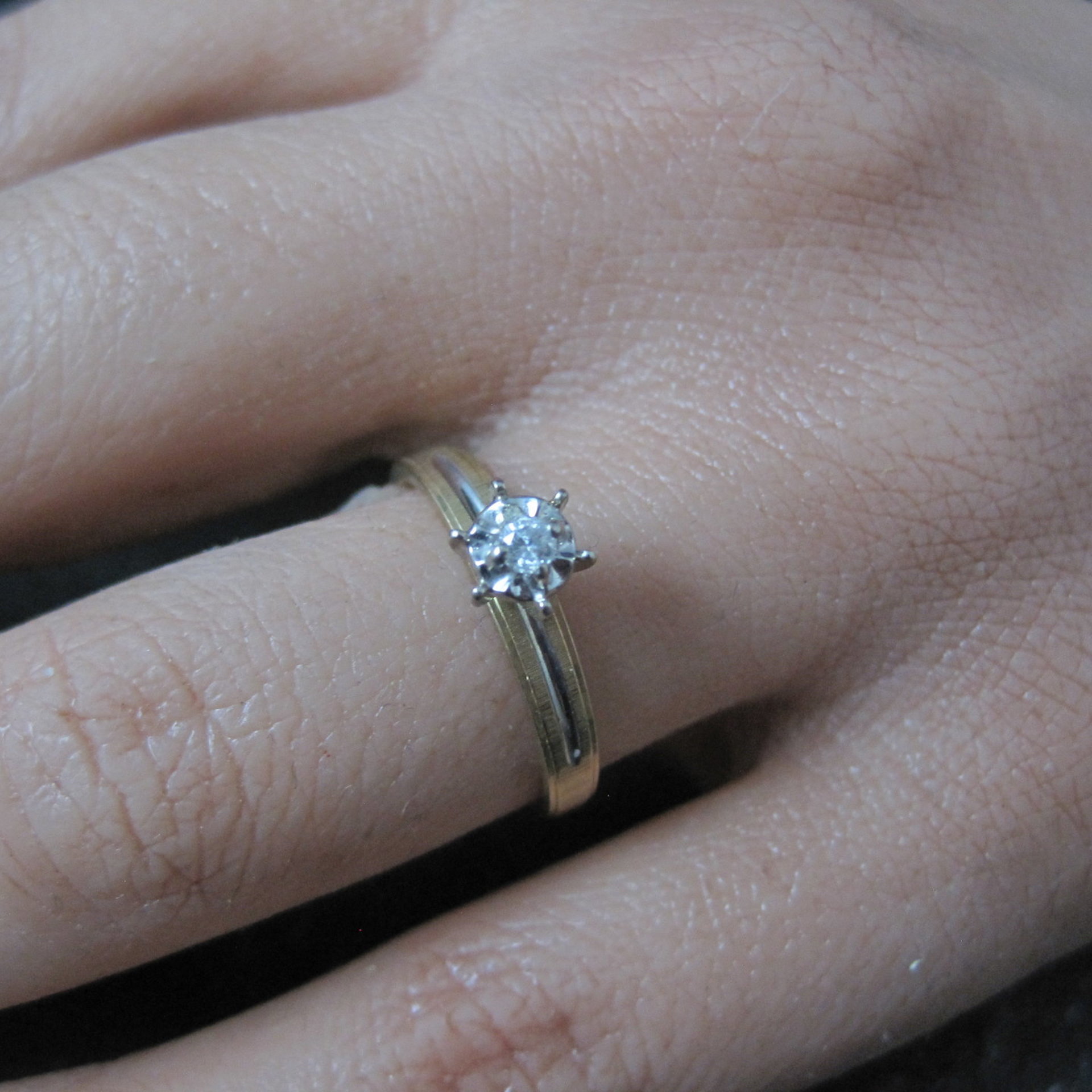 Simple Vintage 10K Diamond Illusion Solitaire Engagement Ring Size 6