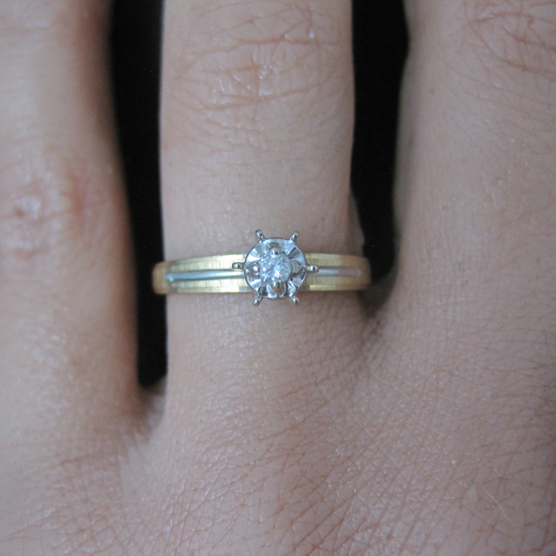 Simple Vintage 10K Diamond Illusion Solitaire Engagement Ring Size 6