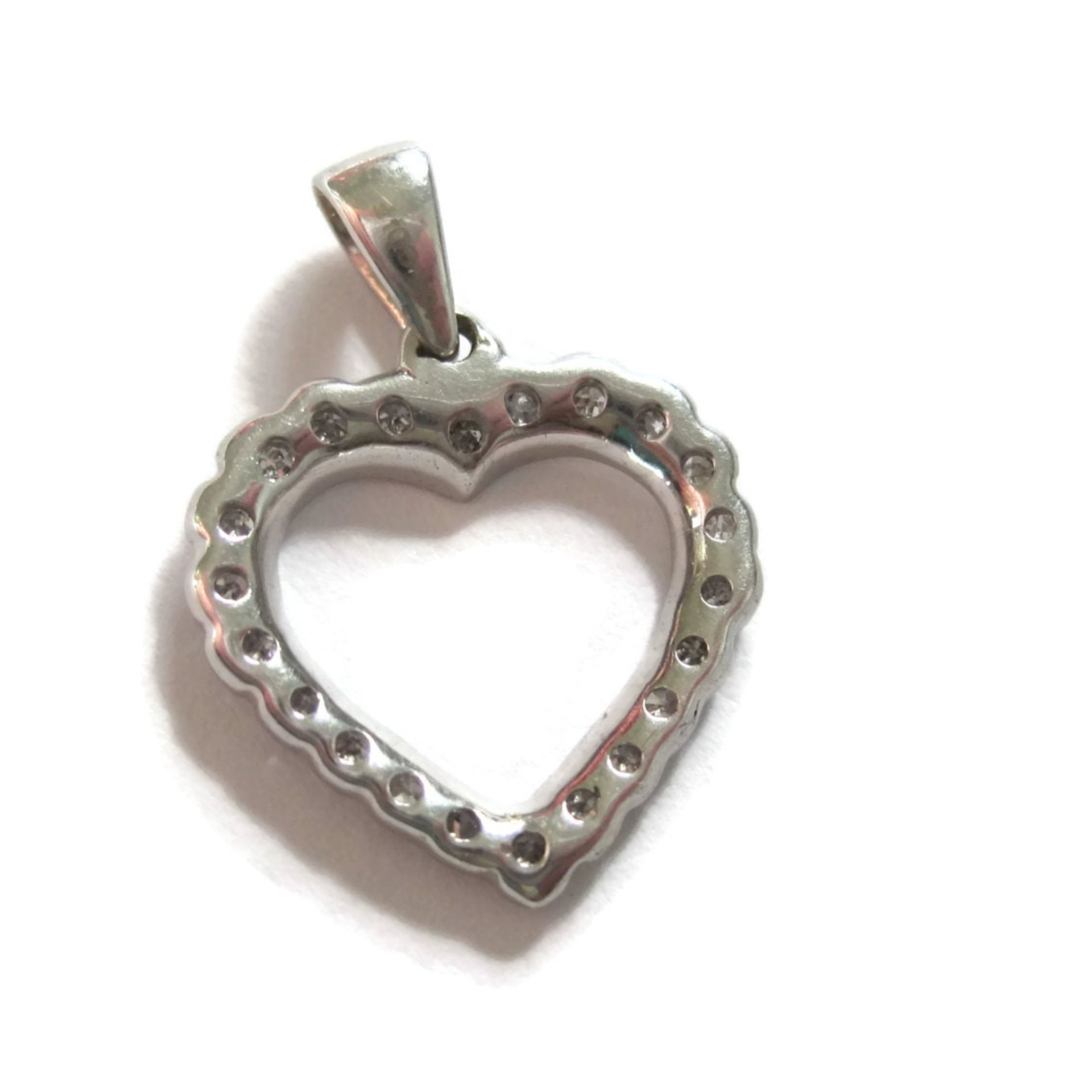 Vintage 10K White Gold .15 Ctw Genuine Diamond Heart Pendant