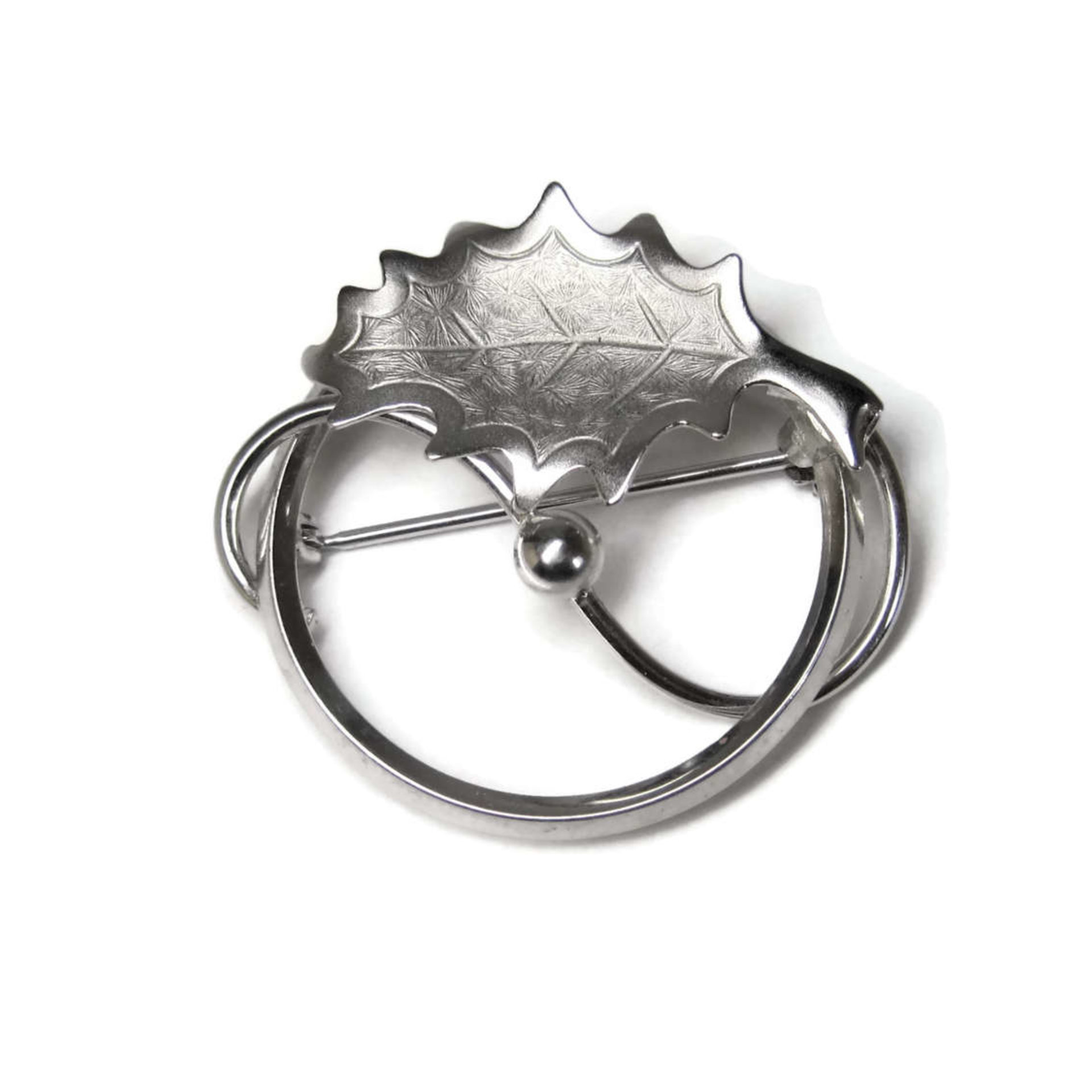 Vintage Reis Sterling Leaf Circle Brooch