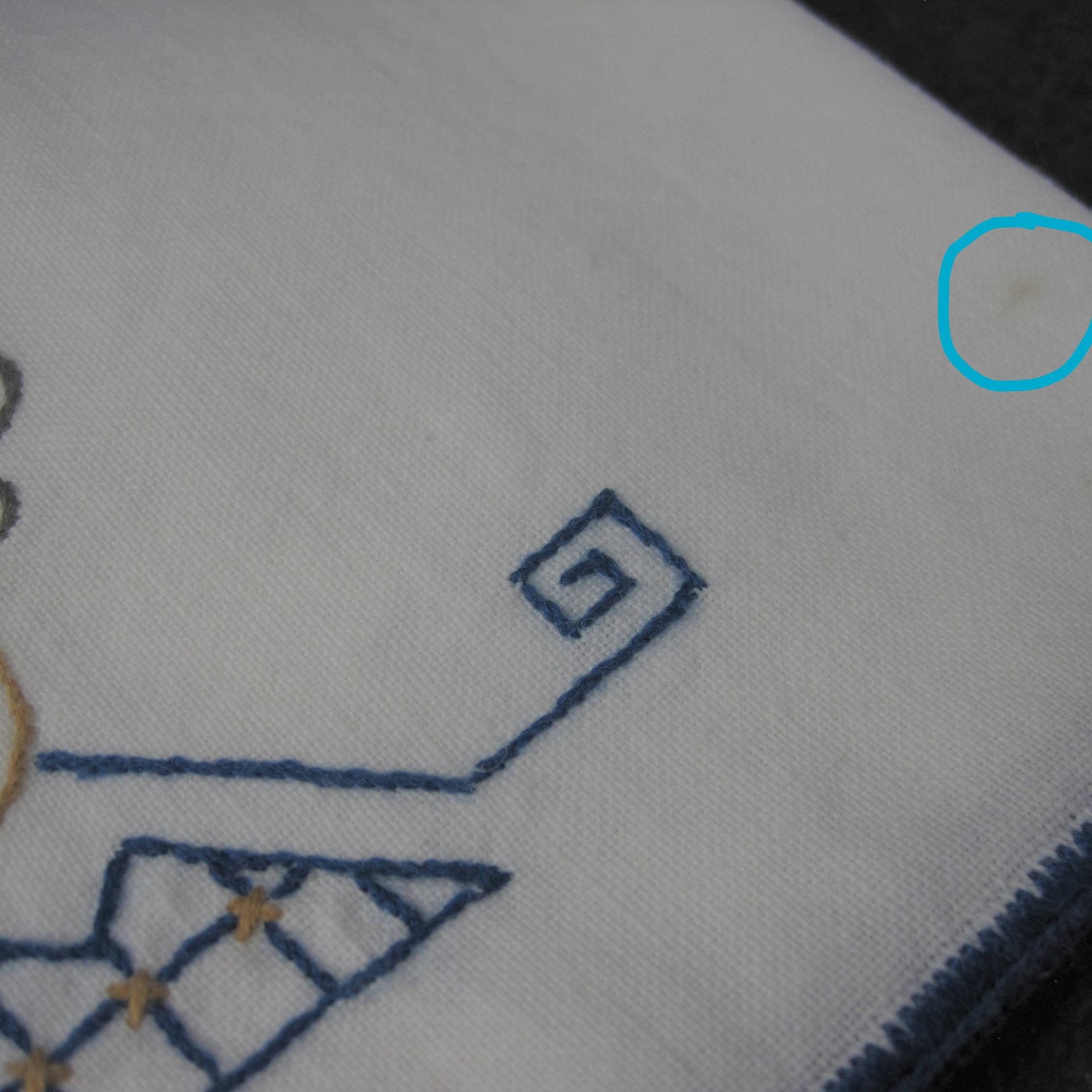 Vintage Hand Embroidered Teapot Napkins Blue White Gold Set of 4