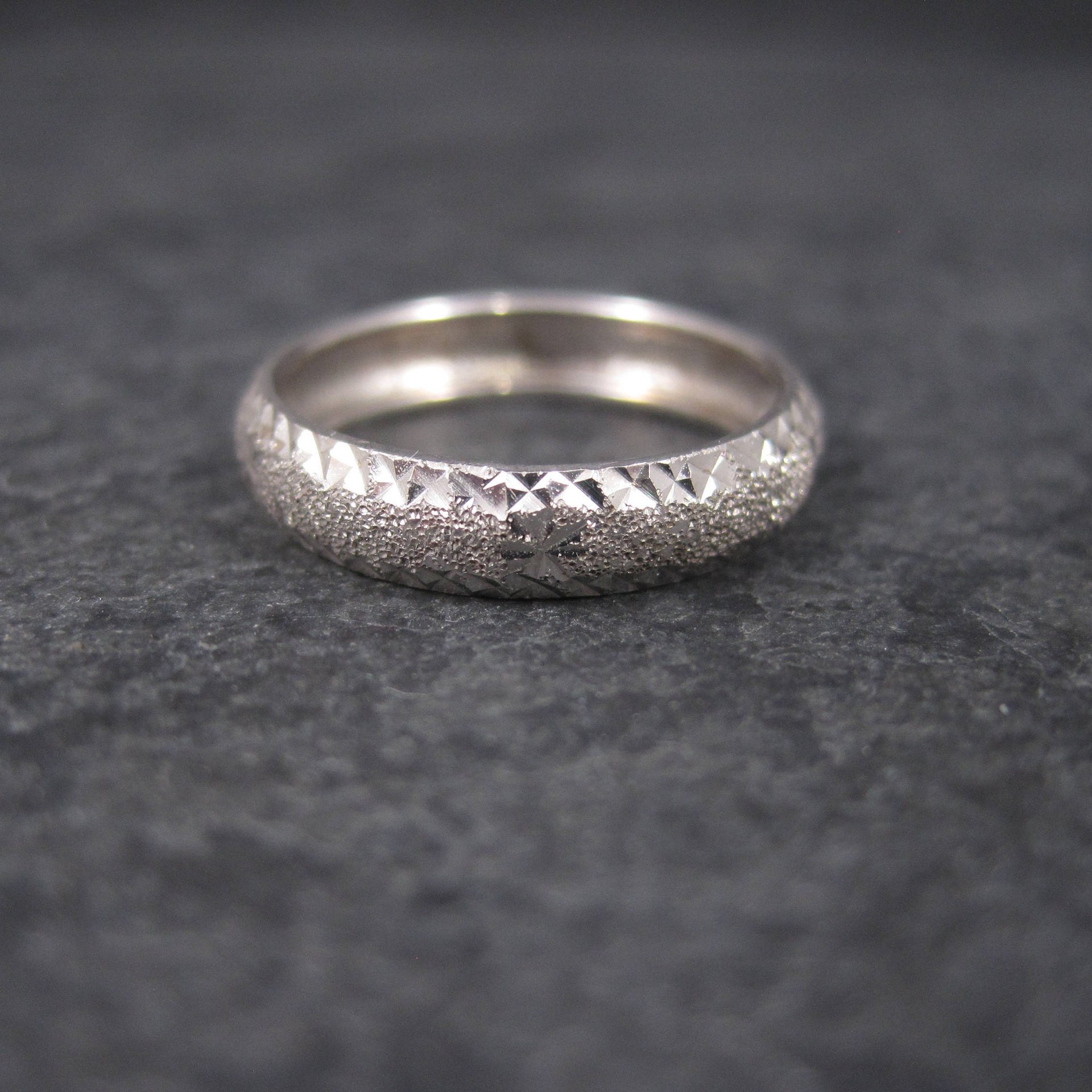 Vintage 14K White Gold Starburst Wedding Band | Size 5 Stacking Ring | Retro Gold Bridal Jewelry