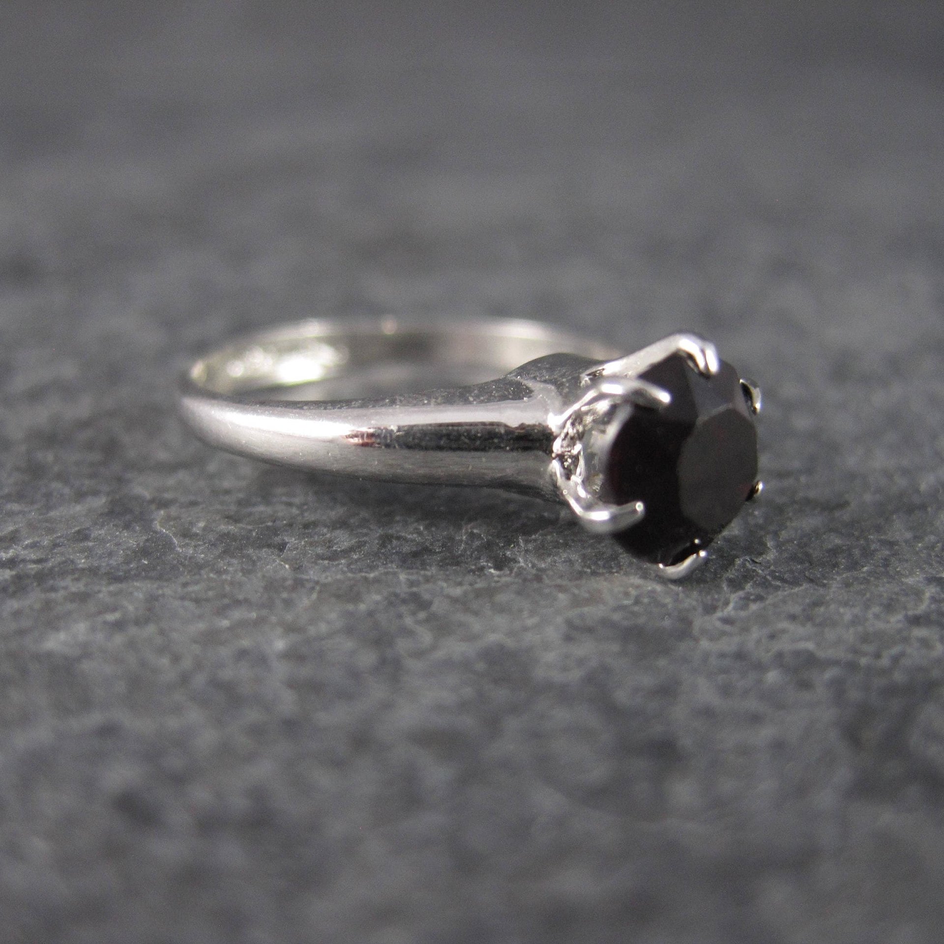 Vintage Sterling Garnet Solitaire Ring Size 5