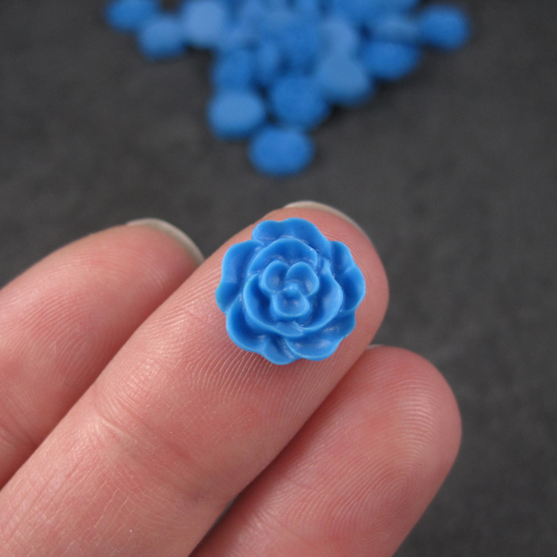 Blue Resin Flowers 12mm