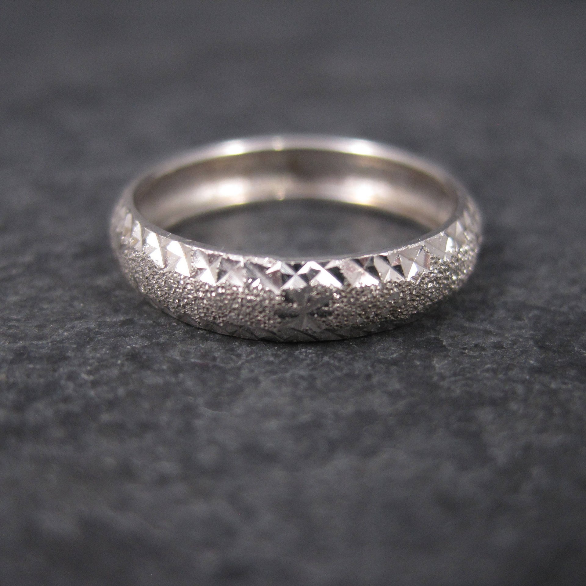 Vintage 14K White Gold Starburst Wedding Band | Size 5 Stacking Ring | Retro Gold Bridal Jewelry