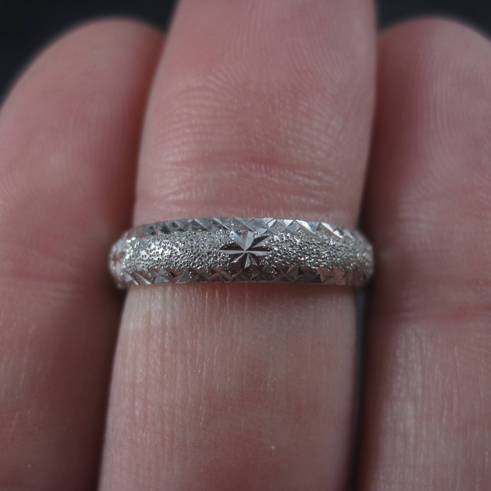Vintage 14K White Gold Starburst Wedding Band | Size 5 Stacking Ring | Retro Gold Bridal Jewelry