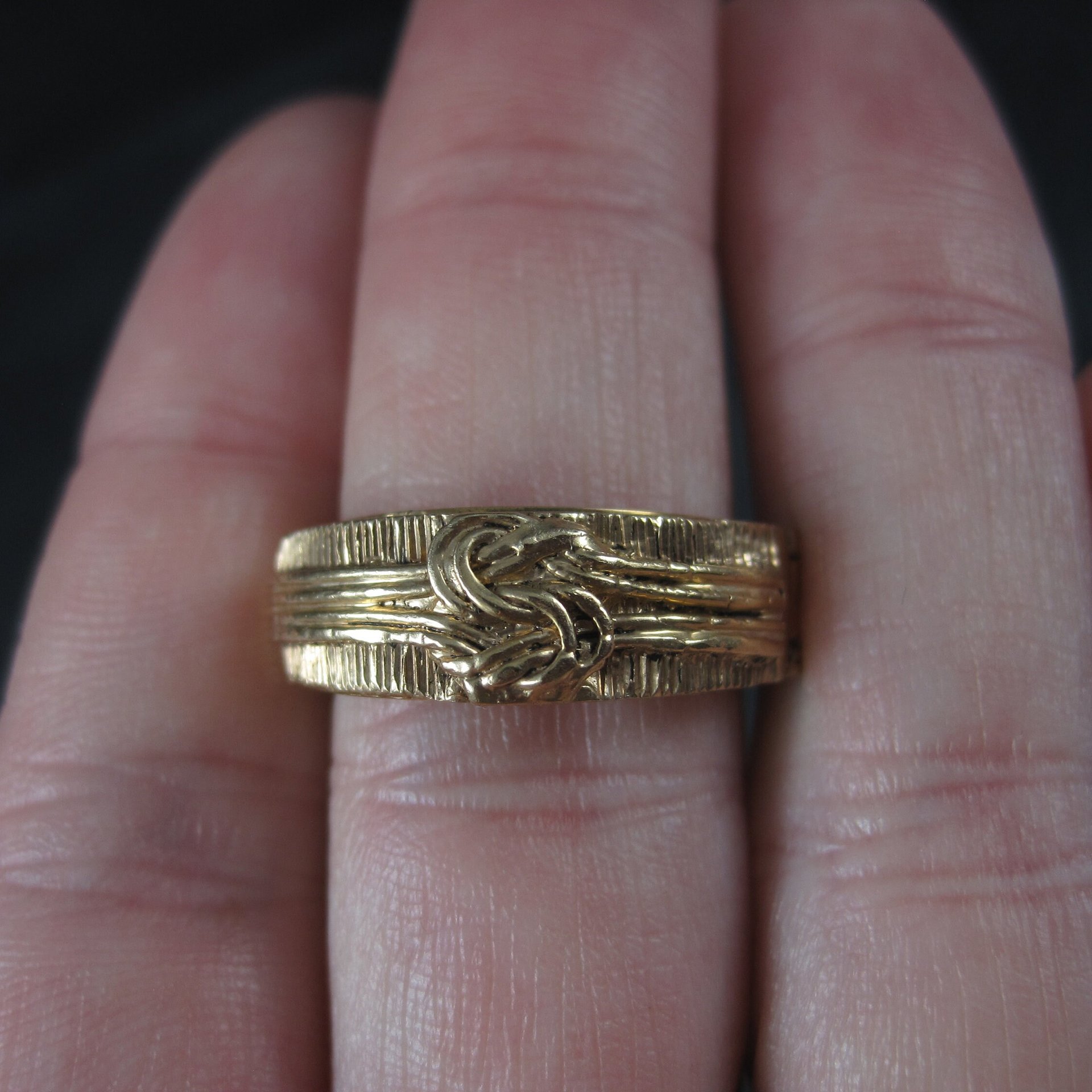 Antique 14K Love Knot Band Ring Size 7 New Old Stock