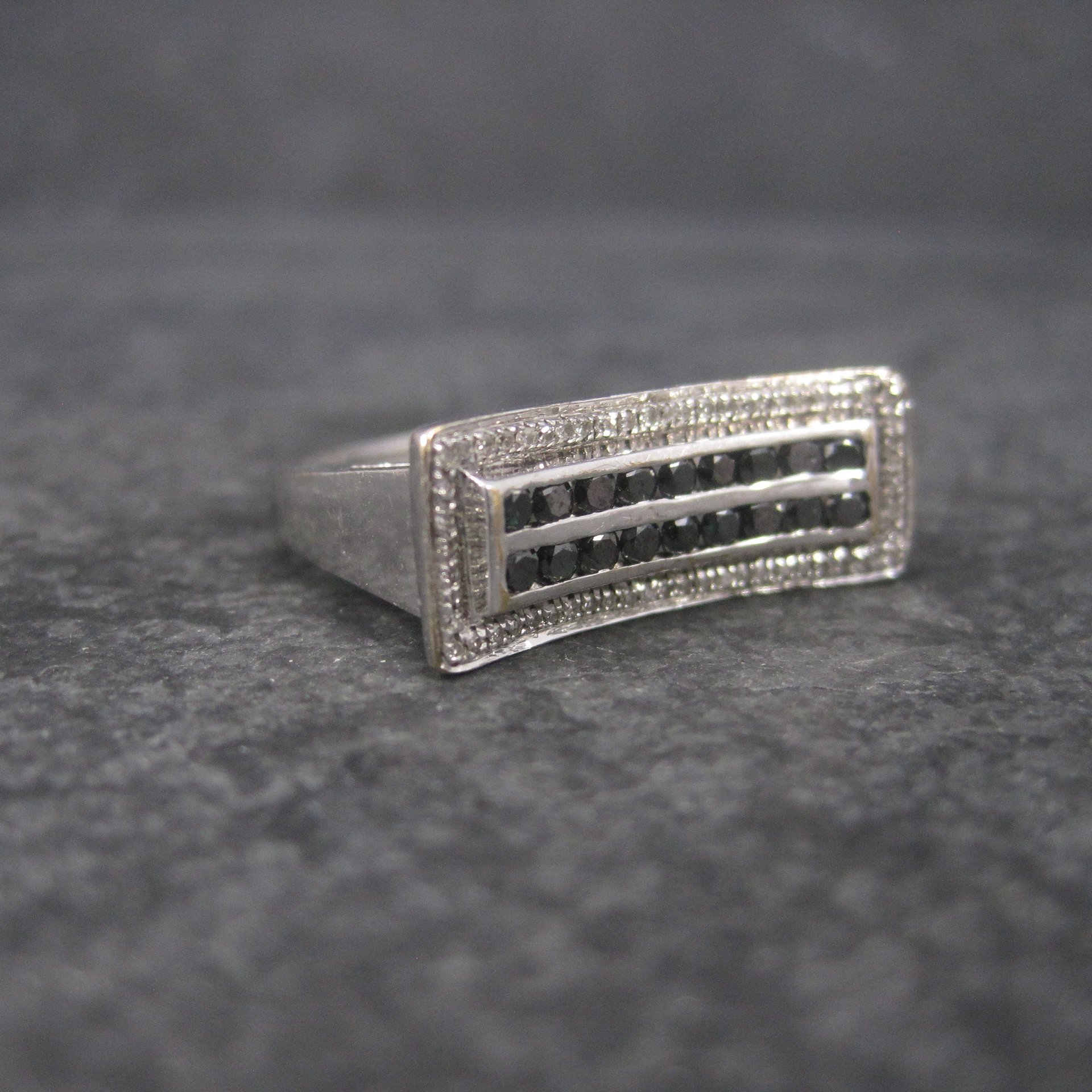 Estate 10K Black and White Diamond Ring .64 Ctw Size 8.5