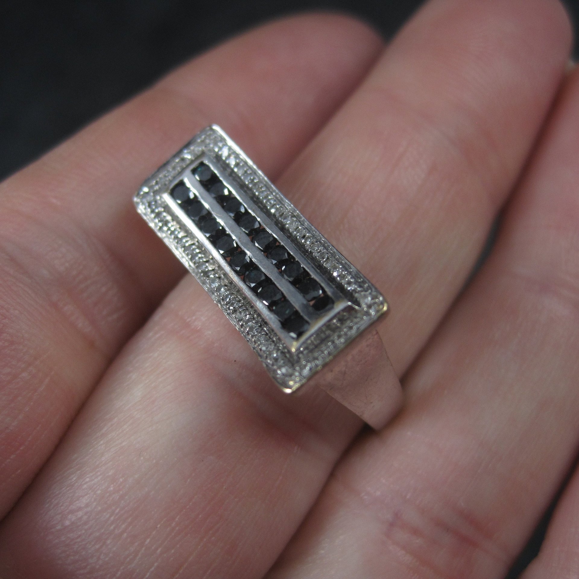 Estate 10K Black and White Diamond Ring .64 Ctw Size 8.5