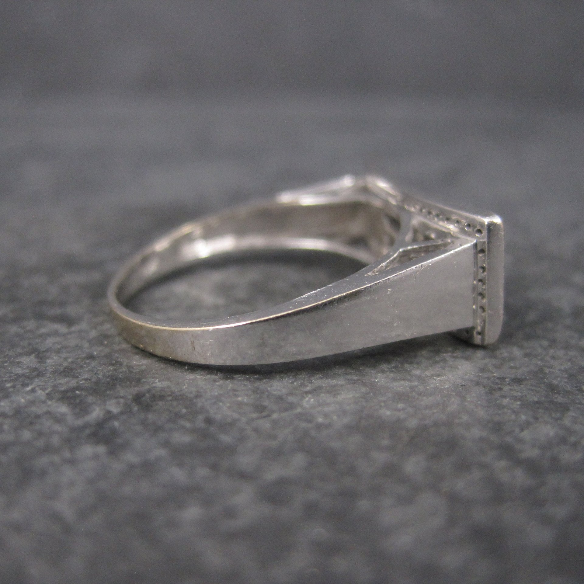 Estate 10K Black and White Diamond Ring .64 Ctw Size 8.5
