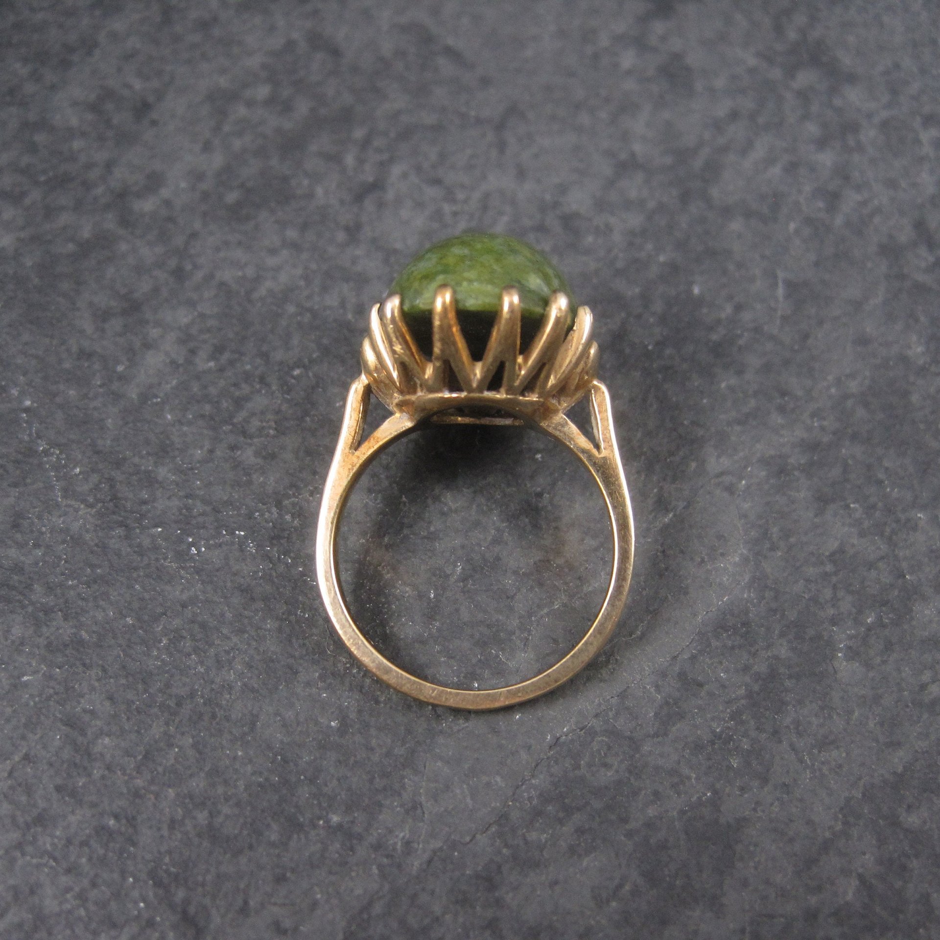 Estate 10K Yellow Gold Nephrite Jade Ring Size 6