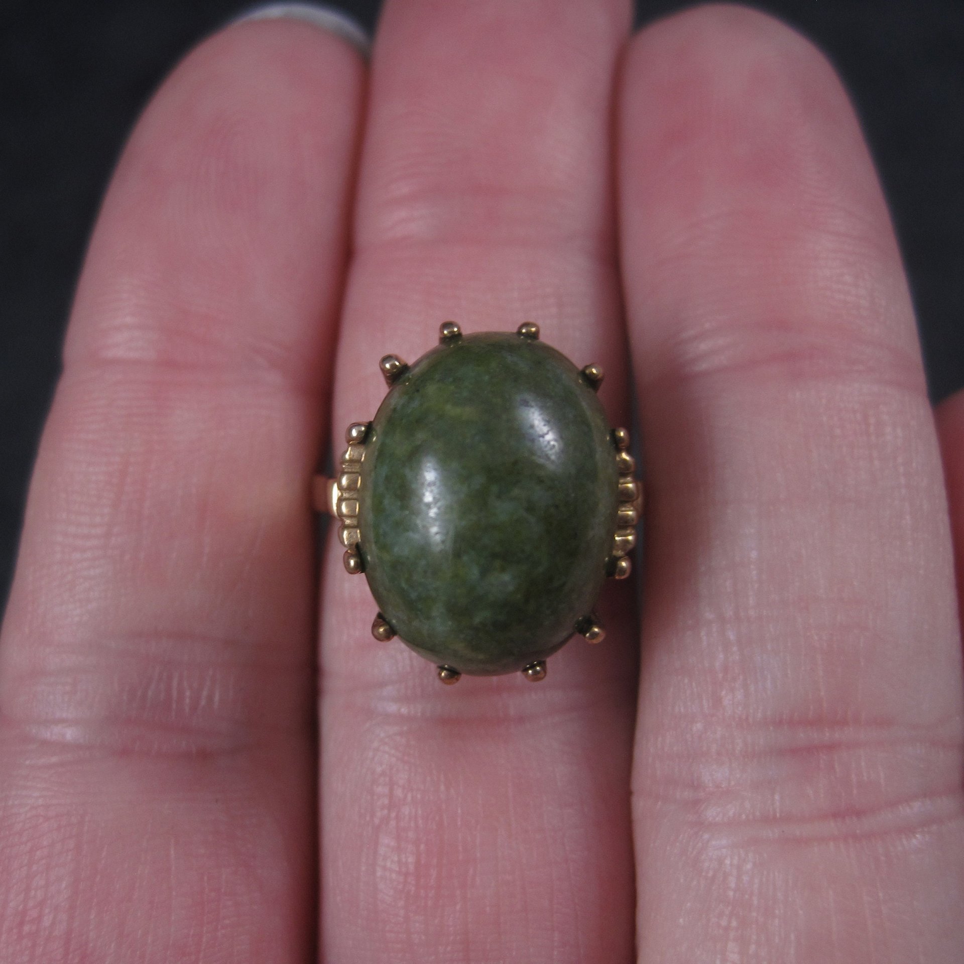 Estate 10K Yellow Gold Nephrite Jade Ring Size 6