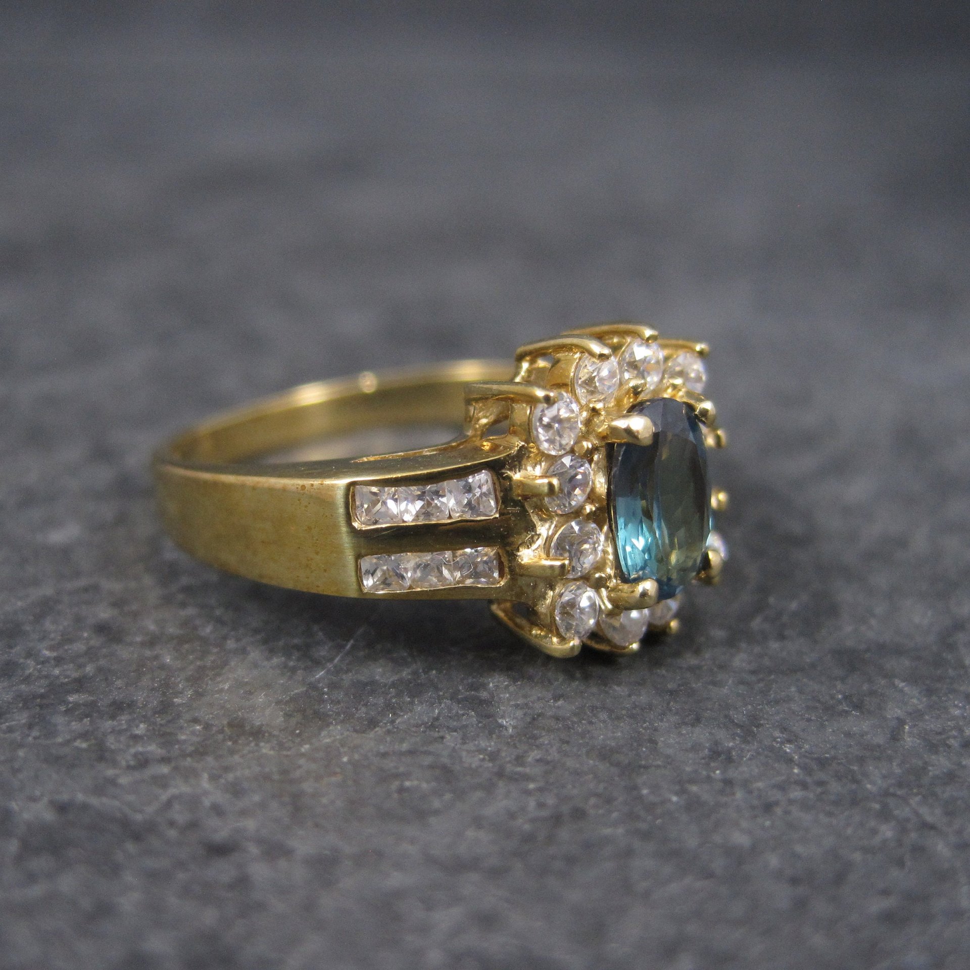 Vintage 10K .50 Carat Oval Diopside Ring Size 8