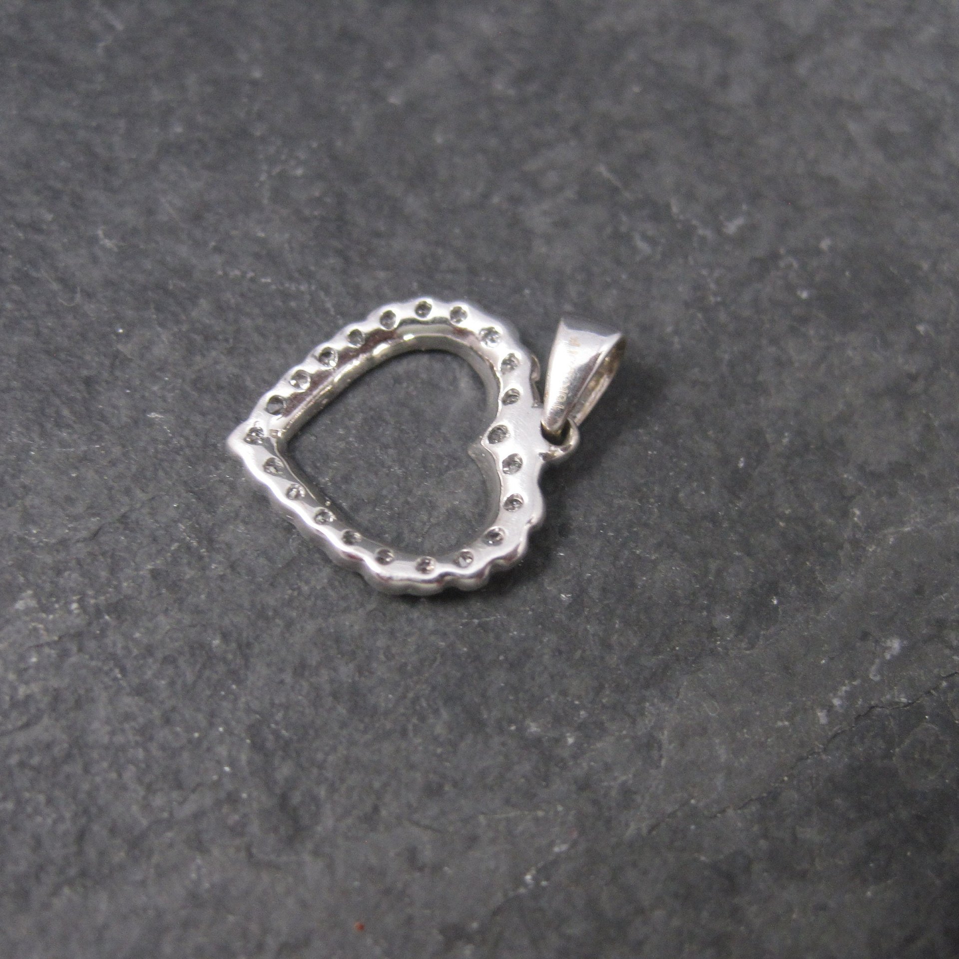 Vintage 10K White Gold .15 Ctw Genuine Diamond Heart Pendant