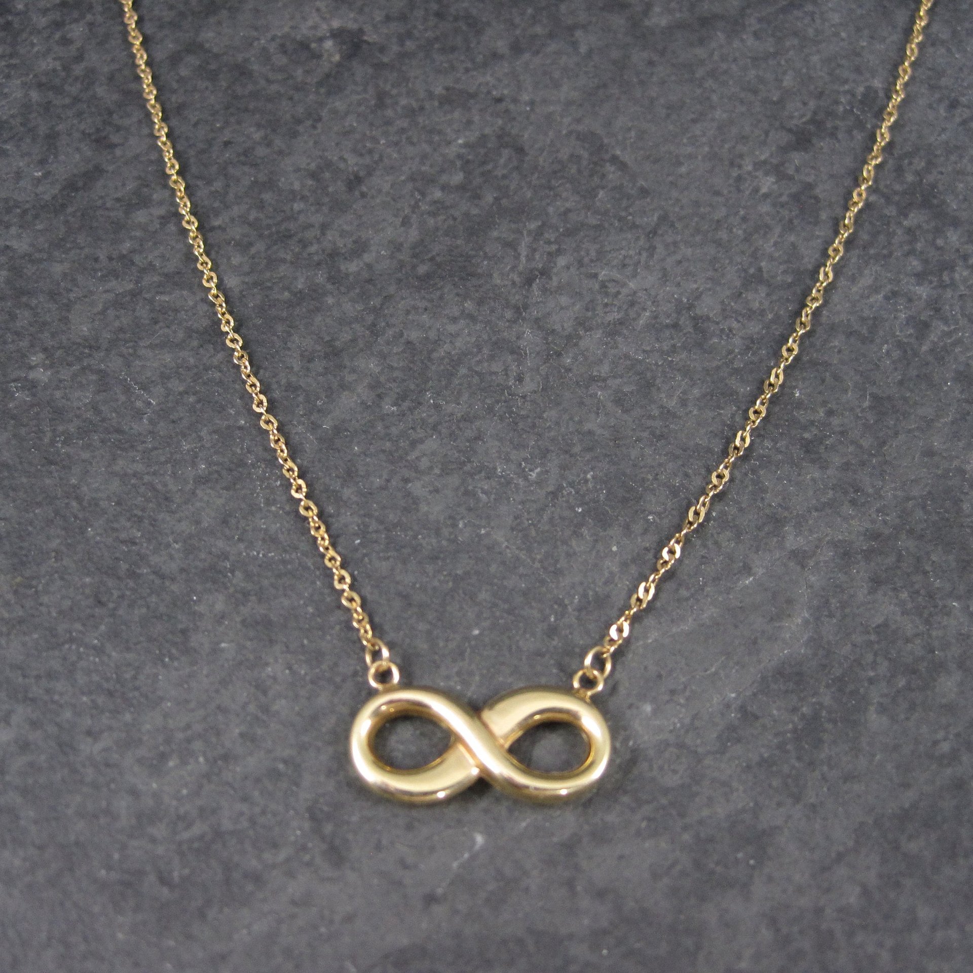 Estate 10K Infinity Necklace 16 Inches