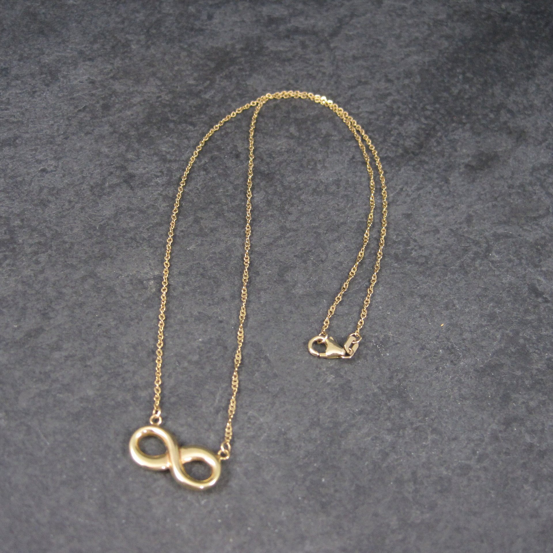 Estate 10K Infinity Necklace 16 Inches