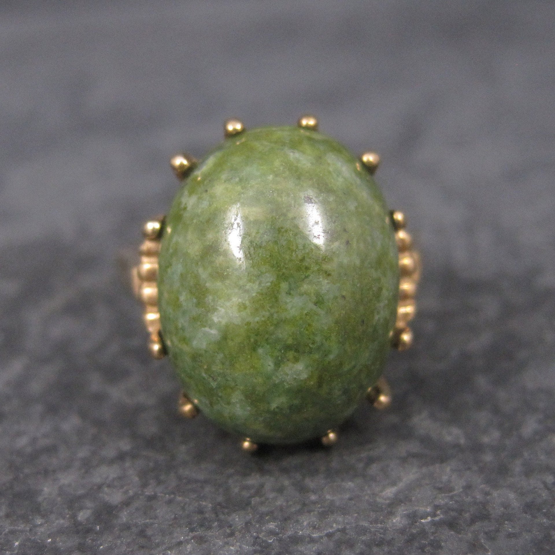 Estate 10K Yellow Gold Nephrite Jade Ring Size 6