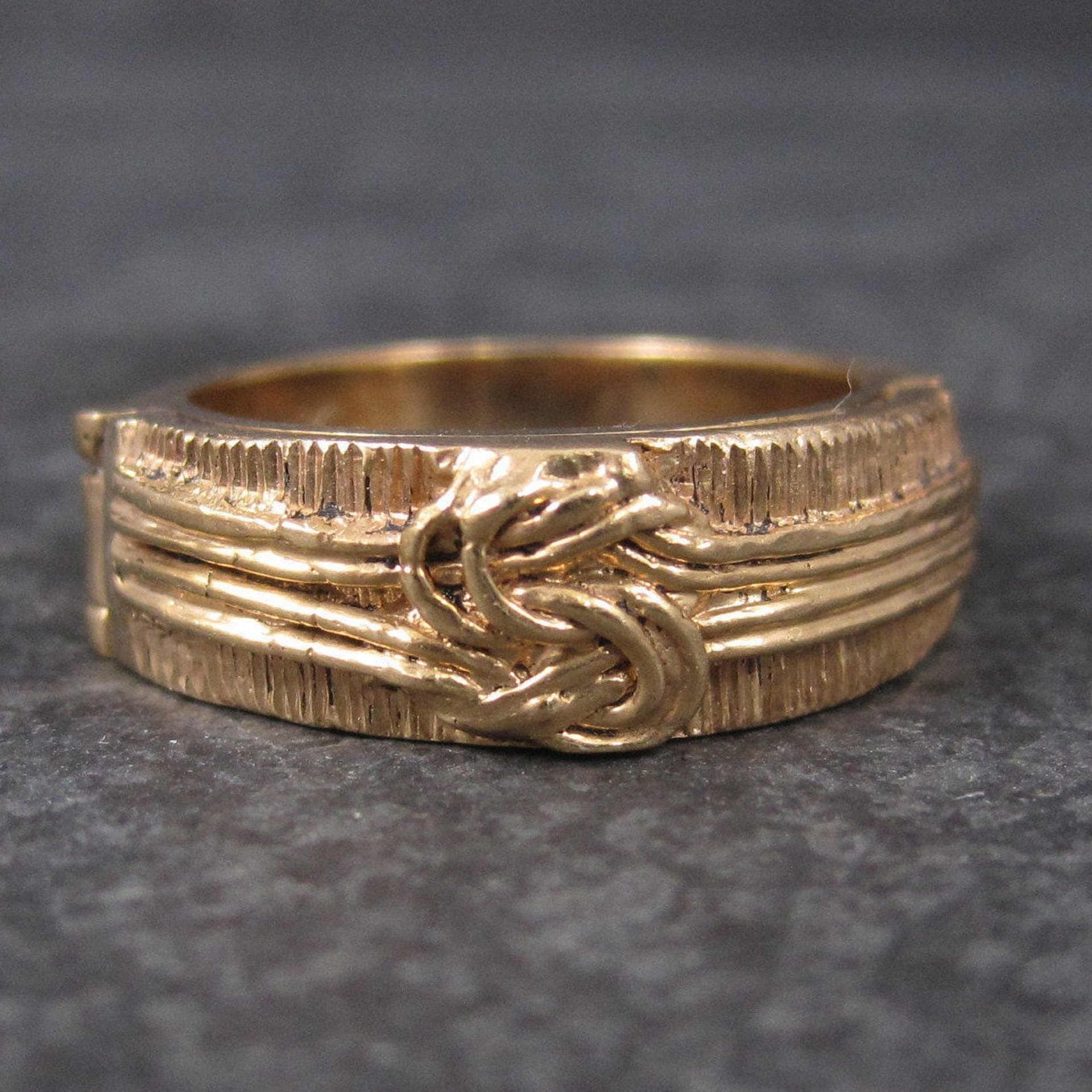 Antique 14K Love Knot Band Ring Size 7 New Old Stock