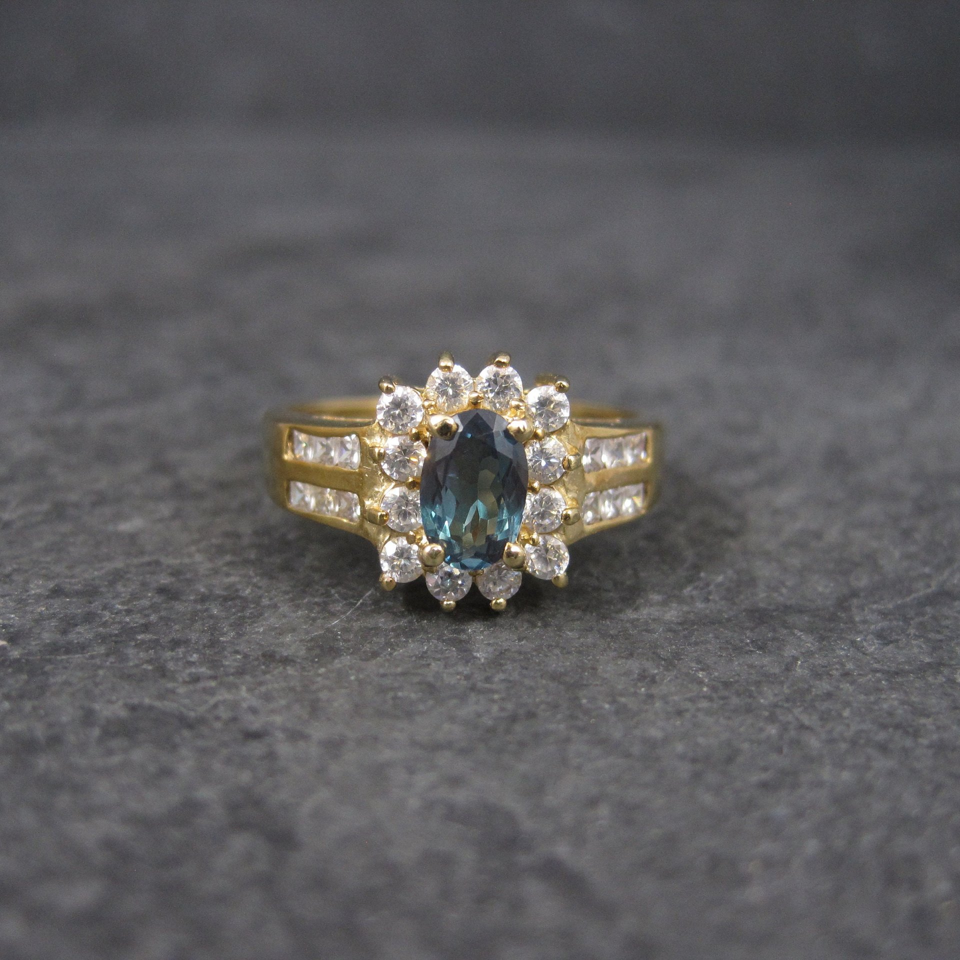 Vintage 10K .50 Carat Oval Diopside Ring Size 8