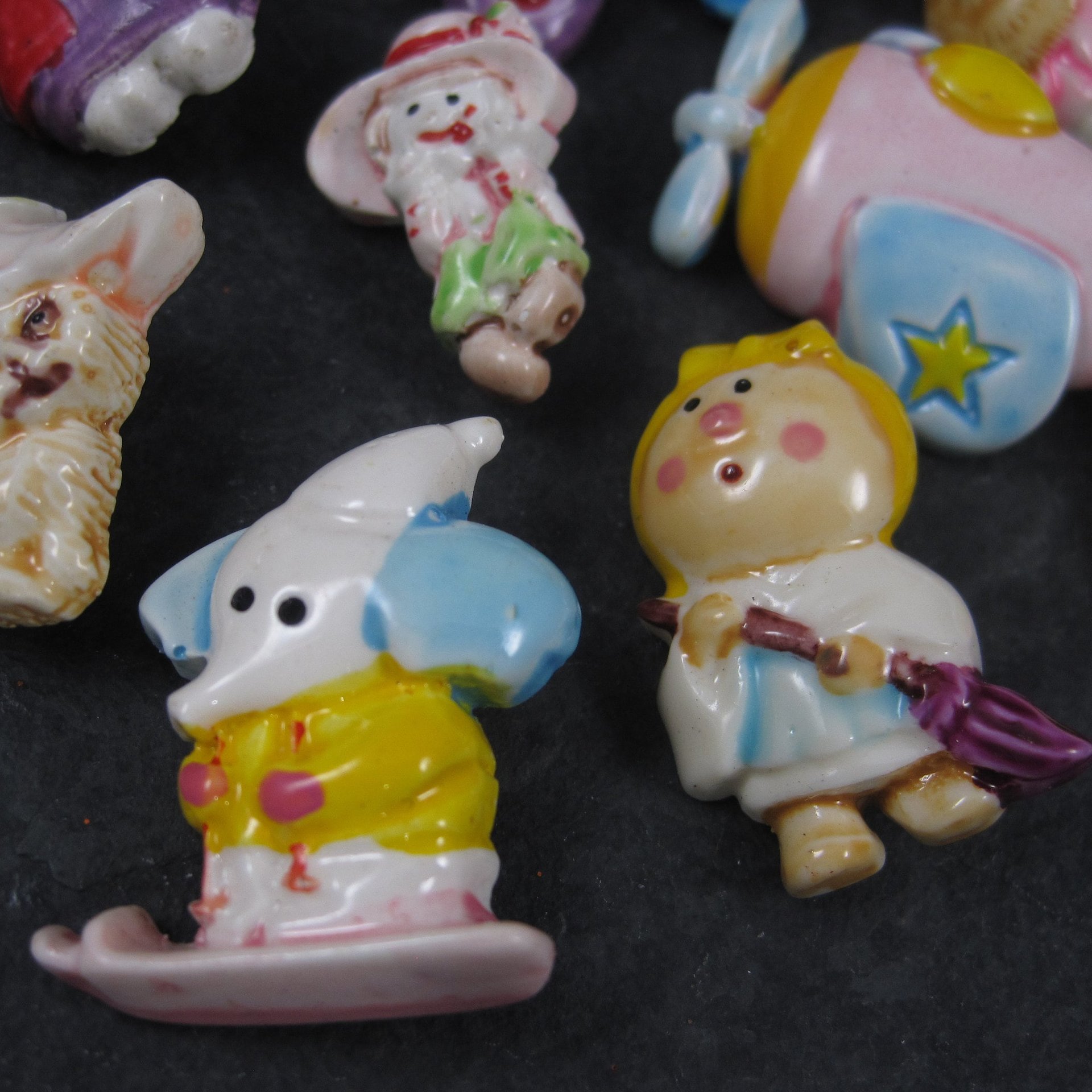 Destash Vintage Resin Kitsch Pins People Elephant Kitten Airplane